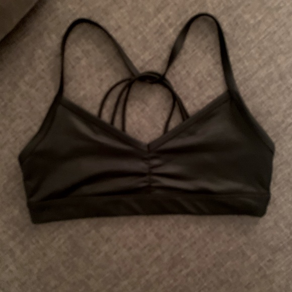 Alô sports bra size small